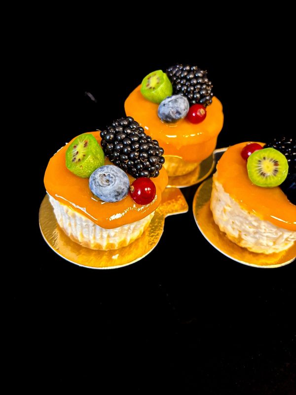 Siera kūciņa ar mango glazējumu