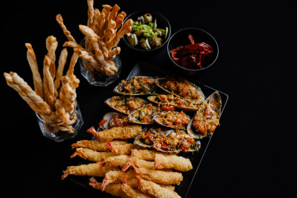 Jūras plate ar piedevām