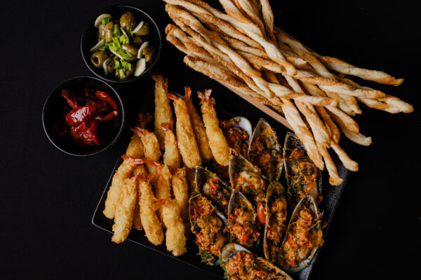 Jūras plate ar piedevām